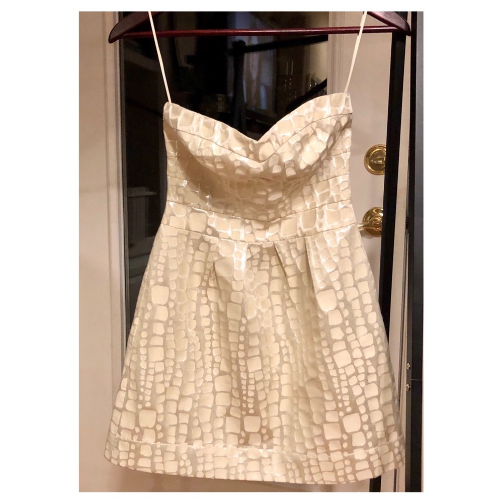 American Eagle...Strapless lil Beauty